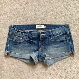 NWOT/ Abercrombie $ Fitch Denim Shorts 00"